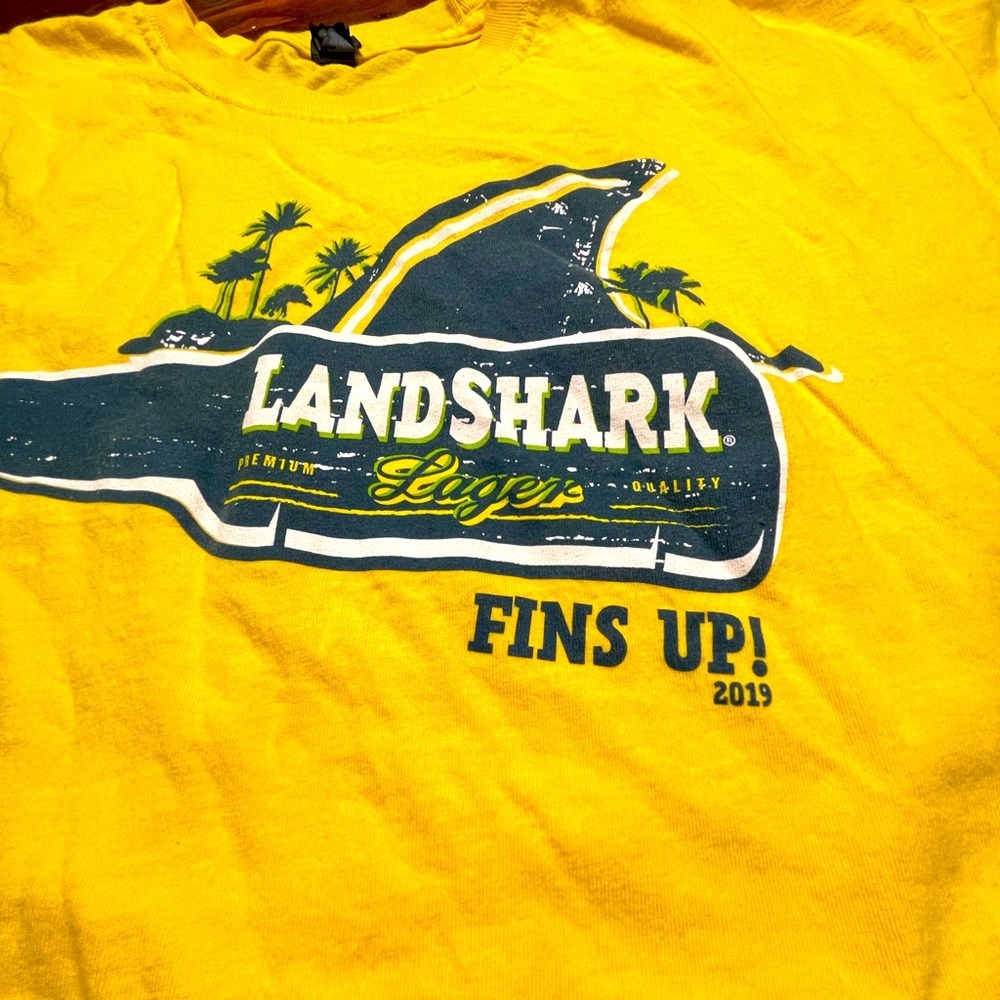 Landshark Lager | Fins Up 2019 Logo Tshirt